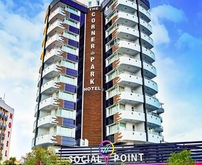 The Corner Park Hotel